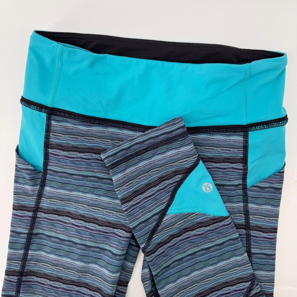 Lululemon Cropped Leggings Womens 4 Blue Wavy Striped Activewear Zipper Pocket